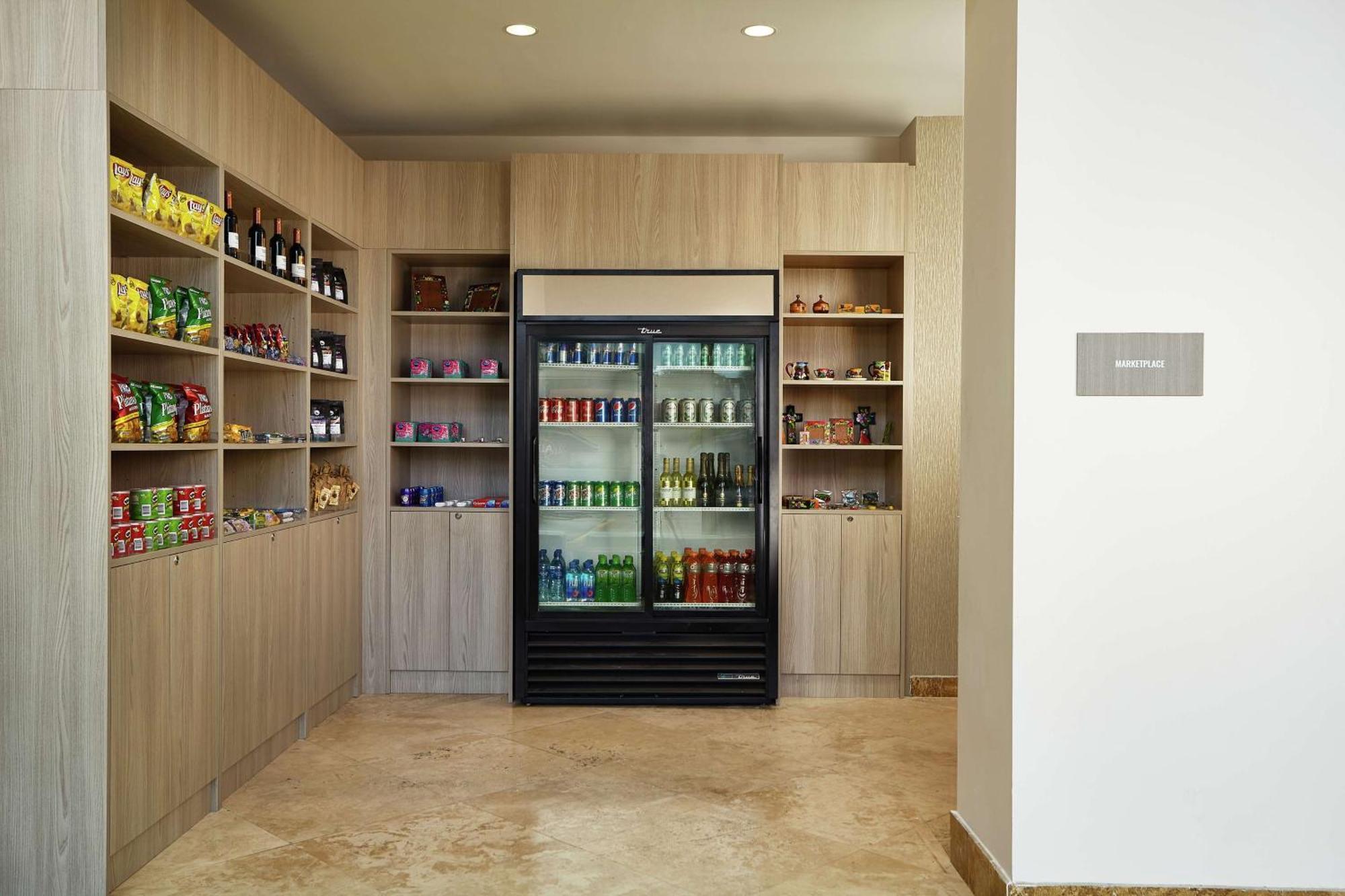 Hilton Doubletree By Hilton Managua Hotel Екстериор снимка