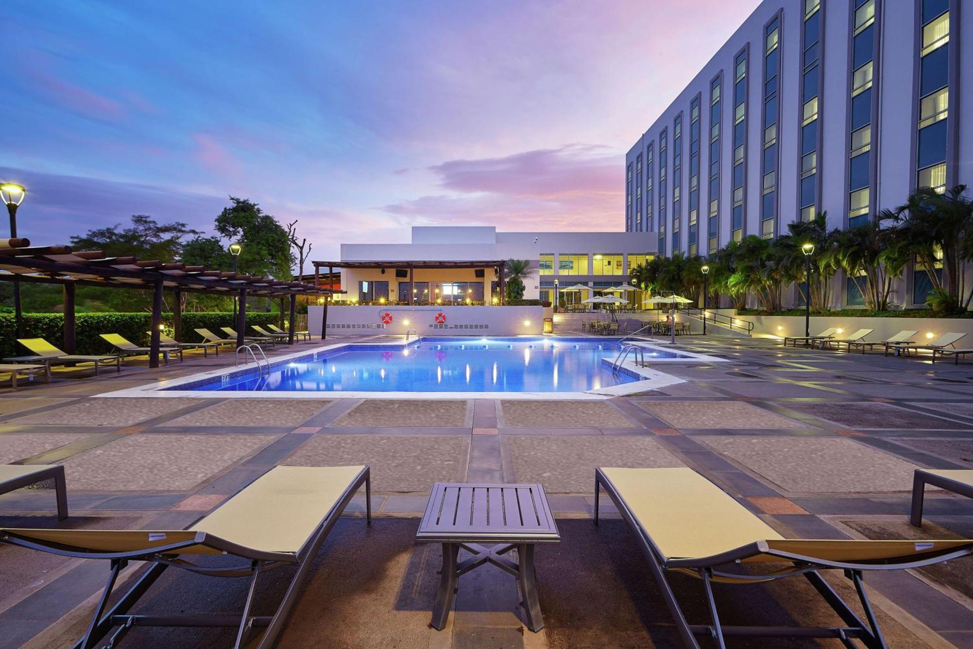 Hilton Doubletree By Hilton Managua Hotel Екстериор снимка