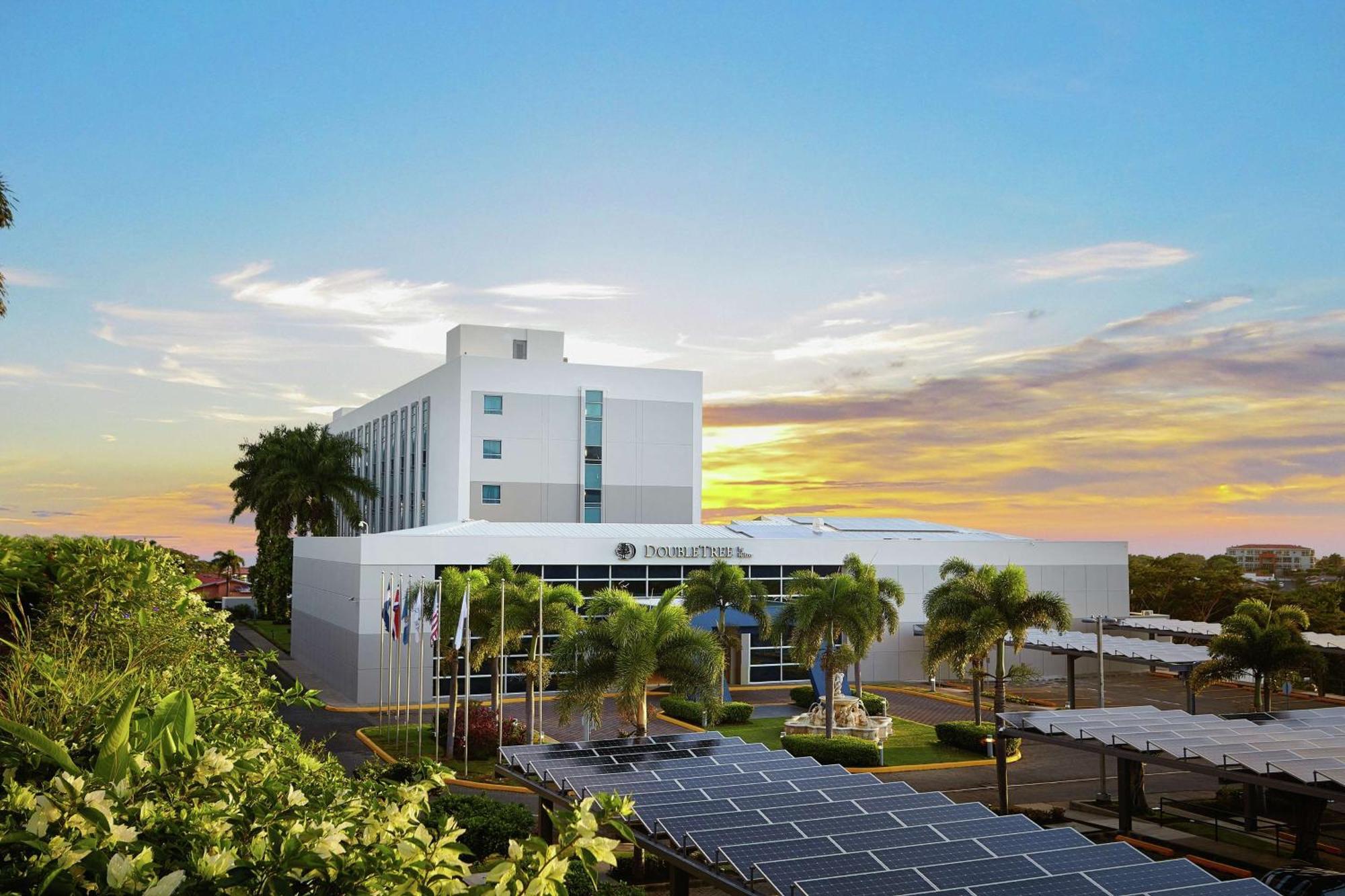 Hilton Doubletree By Hilton Managua Hotel Екстериор снимка
